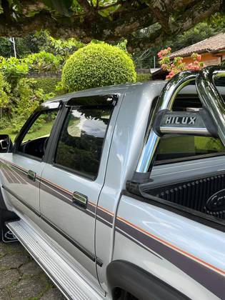 TOYOTA HILUX 3.0 SRV 4X2 CD 8V DIESEL 4P MANUAL